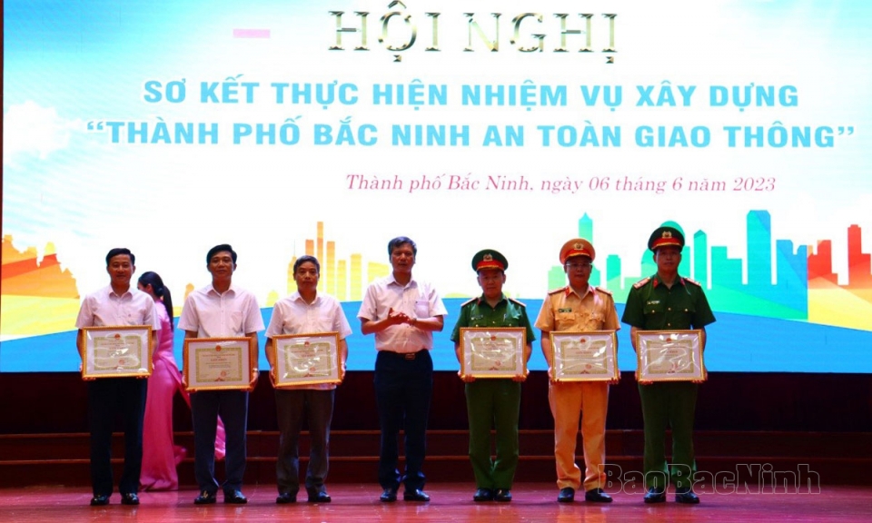 Sơ kết thực hiện nhiệm vụ xây dựng “Thành phố Bắc Ninh an toàn giao thông”