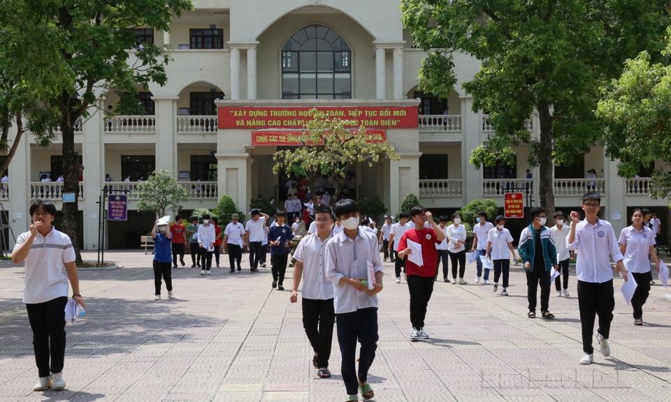 Ghi nhận ngày đầu Kỳ thi vào THPT công lập năm học 2023-2024