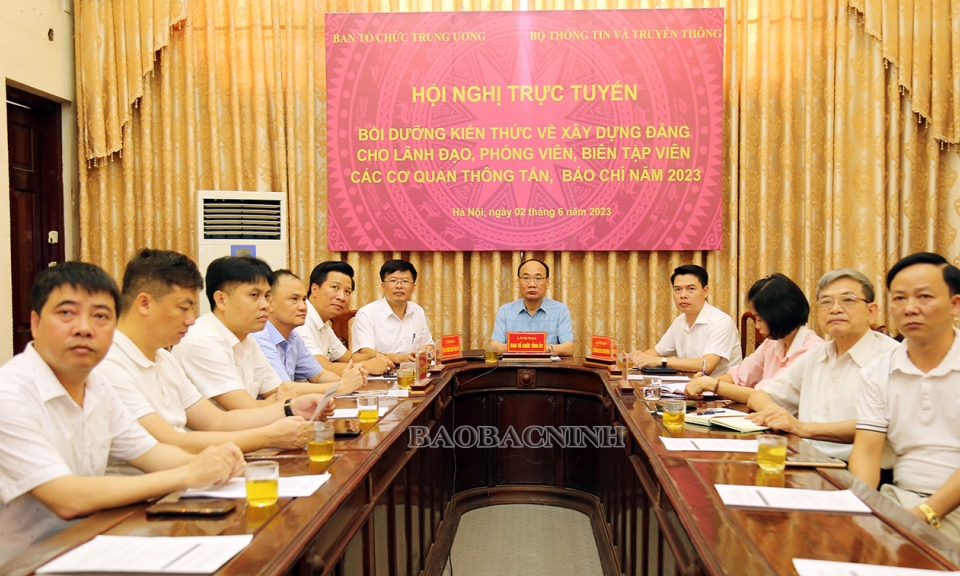 Bồi dưỡng kiến thức về xây dựng Đảng cho cán bộ, phóng viên, biên tập viên các cơ quan thông tấn, báo chí