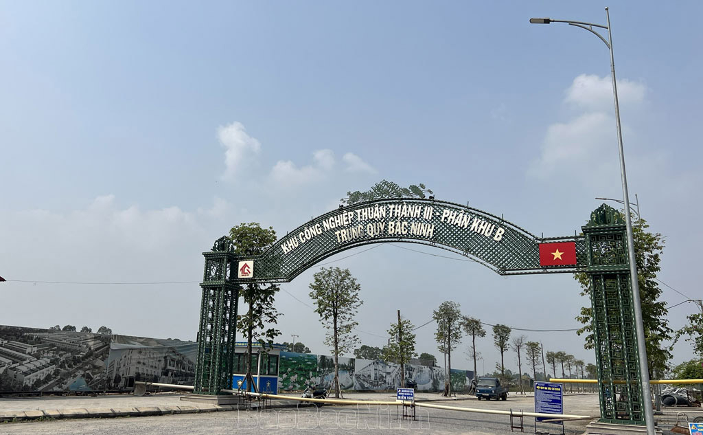 Gỡ “nút thắt” về trình tự đầu tư, đẩy nhanh tiến độ dự án Khu đô thị Thuận Thành 3 - Báo Bắc Ninh điện tử Gỡ “nút thắt” về trình tự đầu tư, đẩy nhanh tiến độ dự án Khu đô thị Thuận Thành 3 - Báo Bắc Ninh điện tử