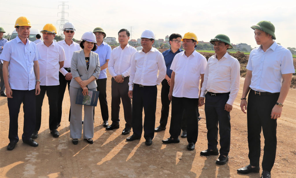 Chủ tịch UBND tỉnh Nguyễn Hương Giang kiểm tra tiến độ dự án Vành đai 4- Vùng Thủ đô