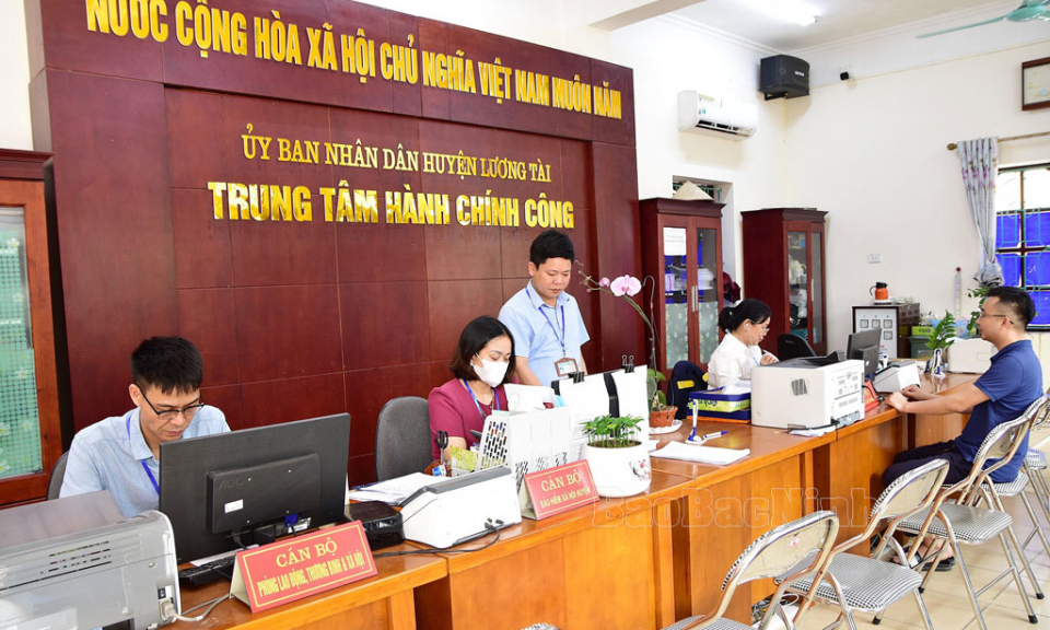 Trung tâm Hành chính công huyện Lương Tài từng bước nâng cao chất lượng giải quyết thủ tục hành chính