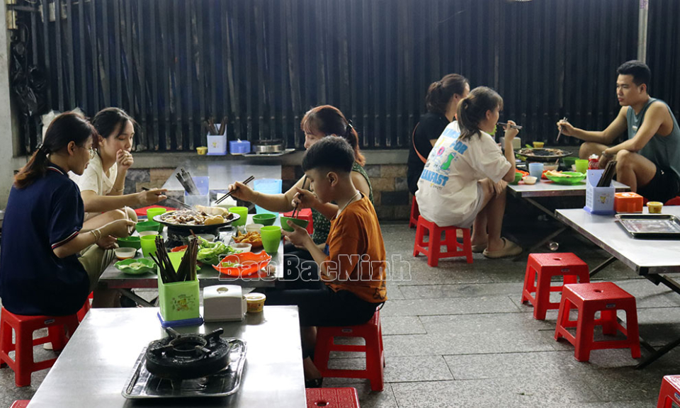Thành phố Từ Sơn tăng cường quản lý cơ sở kinh doanh thức ăn đường phố