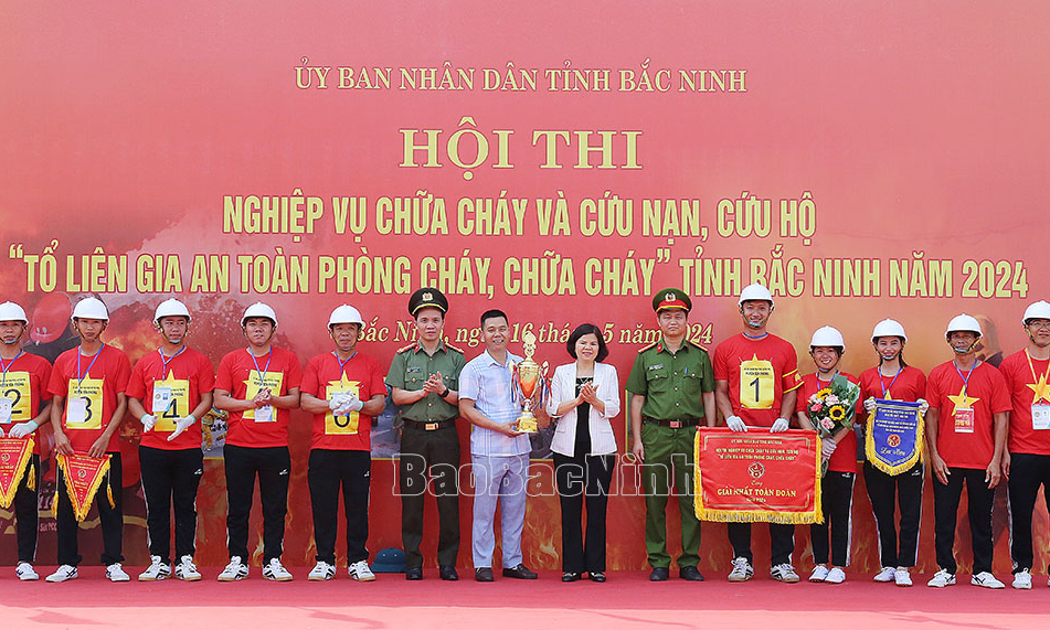 Tổ liên gia an toàn phòng cháy, chữa cháy xã Yên Phụ đạt giải Nhất toàn đoàn Hội thi nghiệp vụ