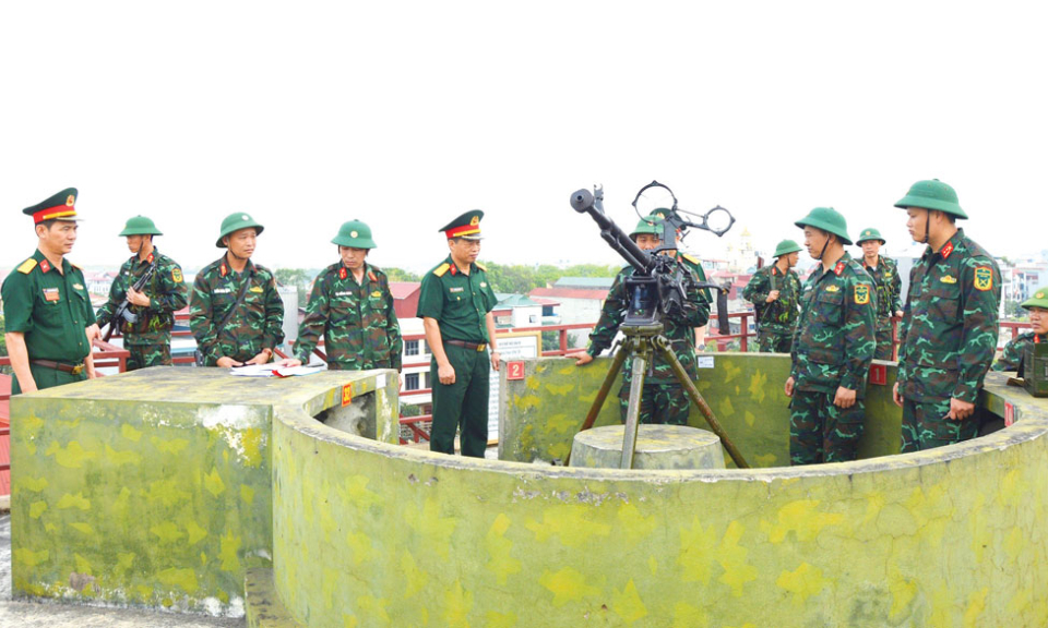 Thi đua hoàn thành xuất sắc nhiệm vụ quân sự, quốc phòng địa phương