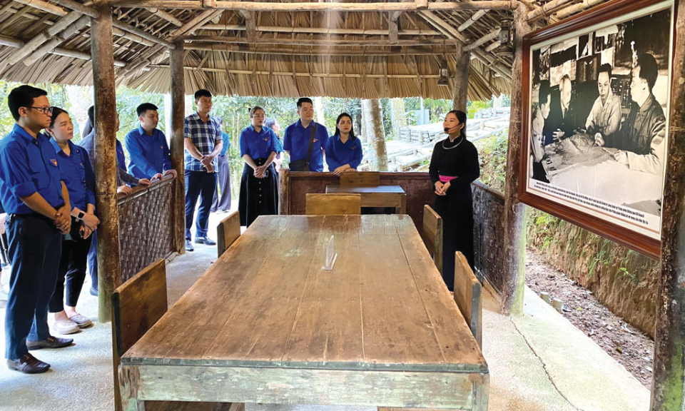 Tăng cường bồi dưỡng lý tưởng, đạo đức, lối sống văn hoá cho thanh, thiếu niên