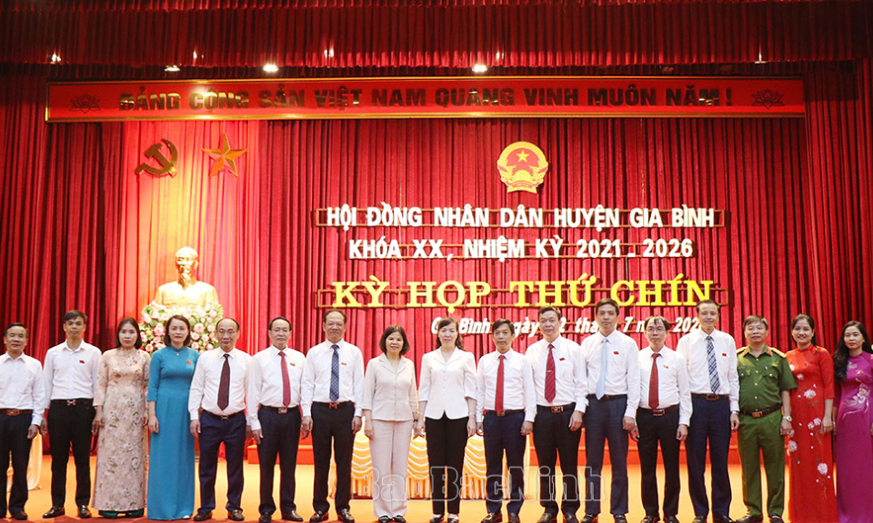 Kỳ họp thứ 9 HĐND huyện Gia Bình