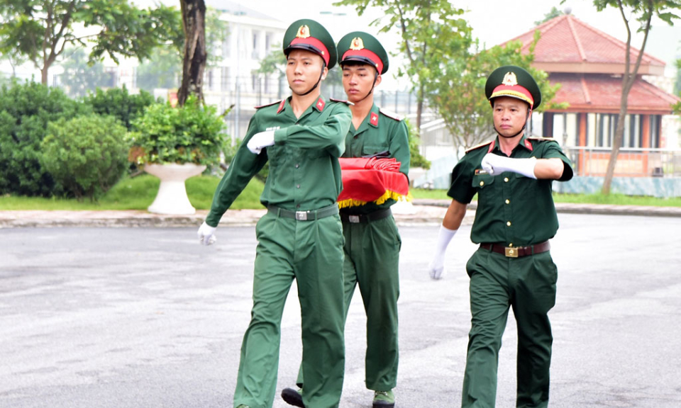 Bộ CHQS tỉnh thượng cờ rủ Quốc tang Tổng Bí thư Nguyễn Phú Trọng