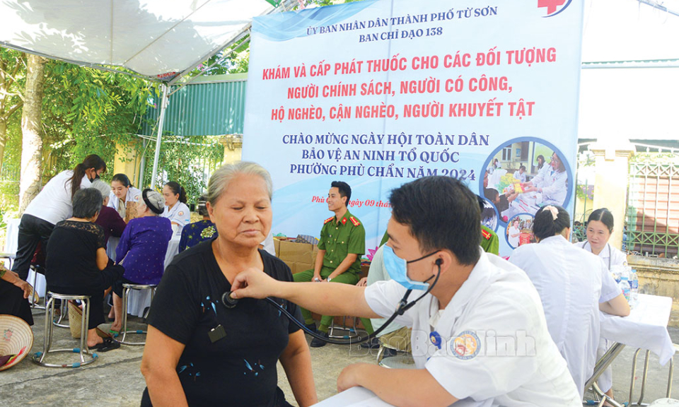 Đoàn kết, gắn bó giữa lực lượng Công an với nhân dân