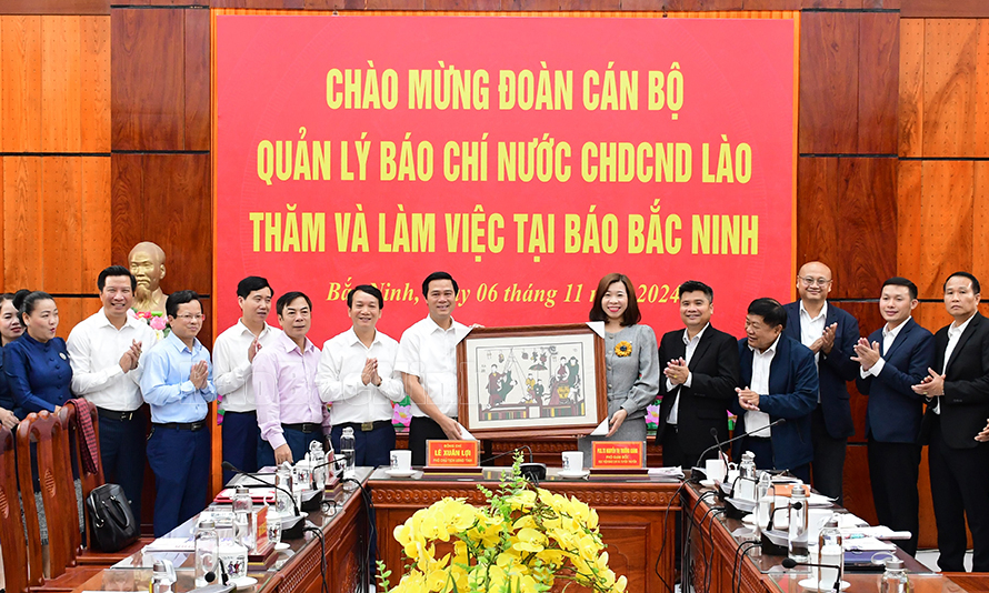 Đoàn cán bộ quản lý báo chí nước Cộng hòa Dân chủ Nhân dân Lào thăm và làm việc tại Báo Bắc Ninh