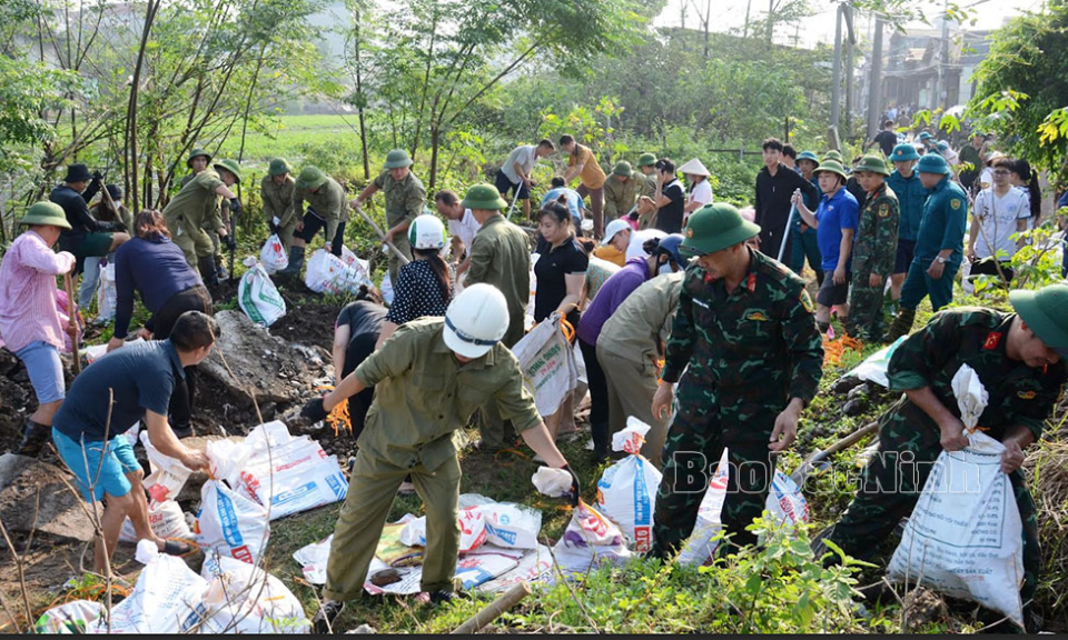 Tập huấn kỹ thuật hộ đê và phòng chống lụt bão