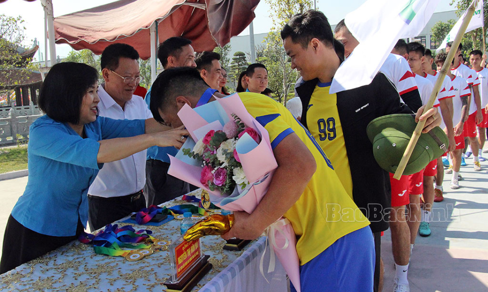 Bế mạc giải bóng đá nam, nữ công nhân lao động Công đoàn các Khu Công nghiệp Bắc Ninh lần thứ XII