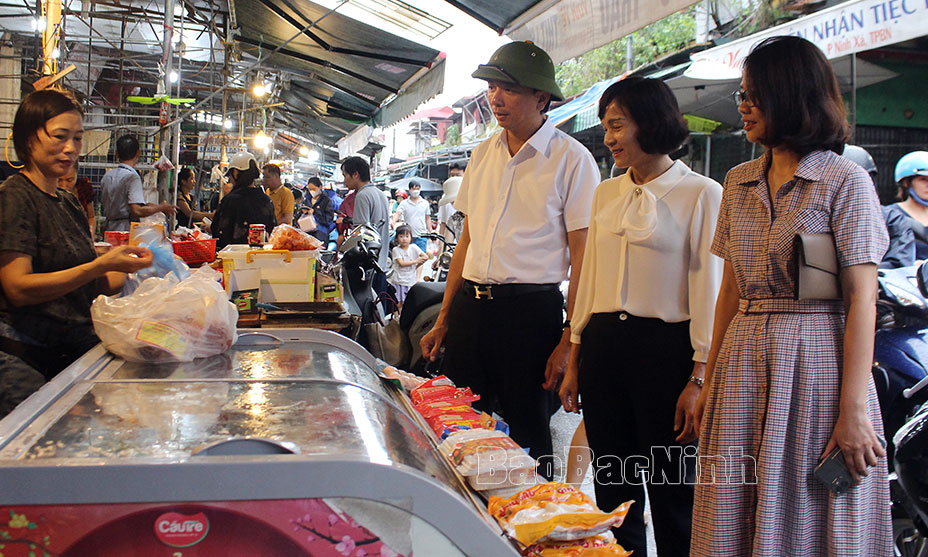 Phát triển chợ truyền thống thúc đẩy sản xuất, tiêu thụ hàng hóa