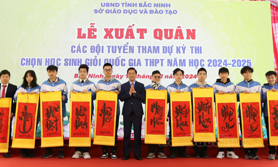 Lễ Xuất quân các đội tuyển tham dự Kỳ thi chọn học sinh giỏi Quốc gia năm học 2024-2025