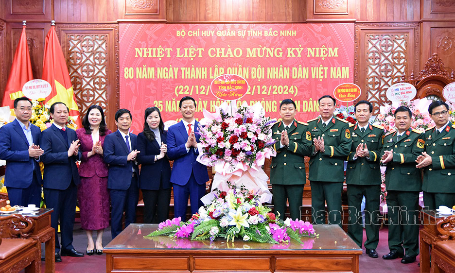 Lãnh đạo tỉnh chúc mừng Bộ CHQS tỉnh nhân 80 năm Ngày thành lập QĐND Việt Nam