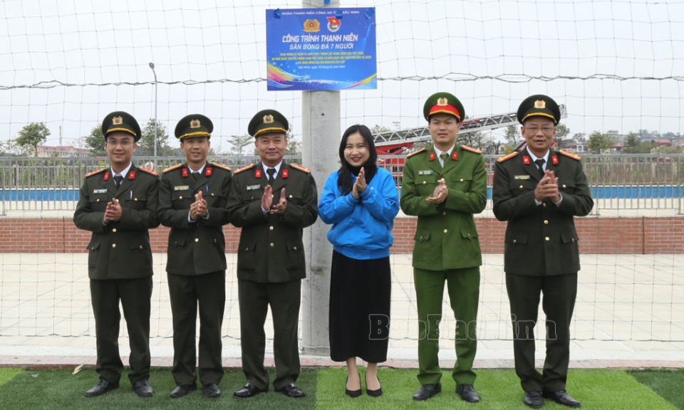 Khánh thành công trình thanh niên sân bóng đá 7 người