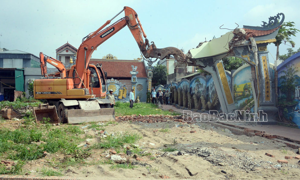 Thị xã Thuận Thành cưỡng chế vi phạm hành chính trong lĩnh vực đất đai