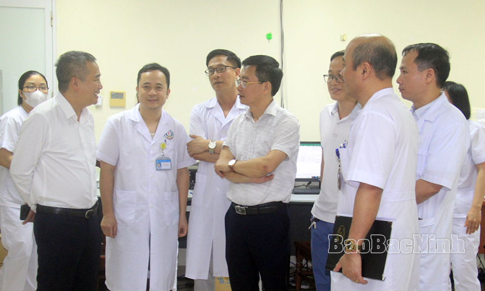Bệnh viện Đại học Y Hà Nội khảo sát, hỗ trợ chuyển giao kĩ thuật tại Bệnh viện Đa khoa tỉnh Bắc Ninh