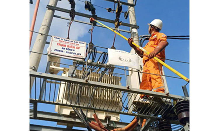 Giá điện tăng 4,8%, lên hơn 2.200 đồng một kWh từ ngày 10-5
