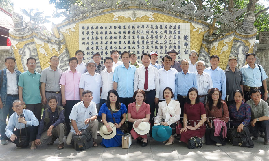 Khai mạc trại sáng tác “Văn học trong dòng chảy miền Kinh Bắc-Bắc Ninh”