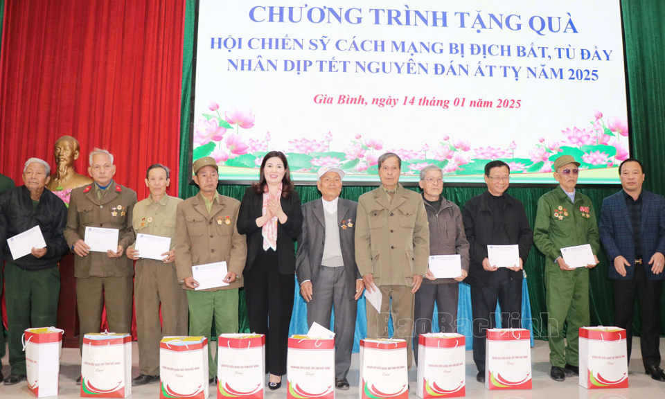 Nhiều việc làm thiết thực  ở Hội Chiến sĩ cách mạng bị địch bắt tù đày