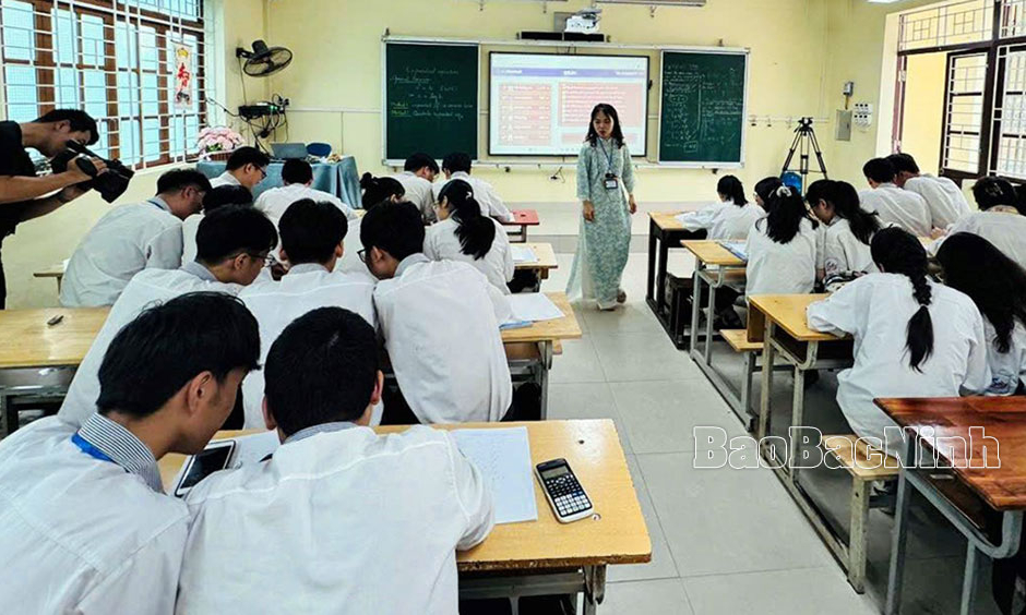 Trải nghiệm dạy học môn Toán bằng tiếng Anh tại Trường THPT Quế Võ số 1