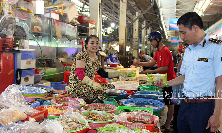 Chủ tịch UBND tỉnh chỉ đạo xử lý nghiêm các hành vi buôn lậu, gian lận thương mại, hàng giả, hàng không rõ xuất xứ