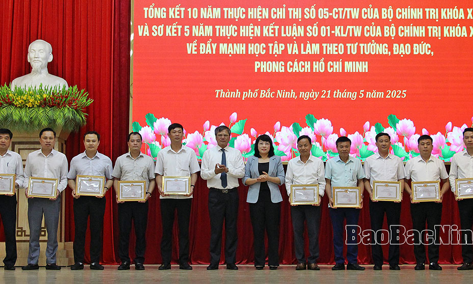 Thành ủy Bắc Ninh tổng kết 10 năm thực hiện Chỉ thị 05, sơ kết 5 năm thực hiện Kết luận 01 về “Đẩy mạnh học tập và làm theo tư tưởng, đạo đức, phong cách Hồ Chí Minh”