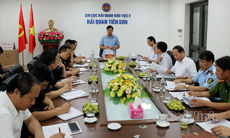 Kiên quyết đấu tranh chống buôn lậu, gian lận thương mại và hàng giả trong lĩnh vực hải quan