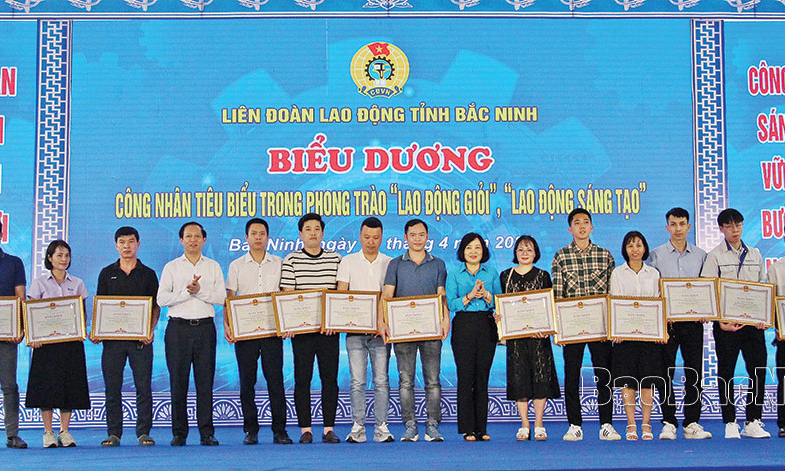 Những điển hình công nhân  làm theo lời Bác