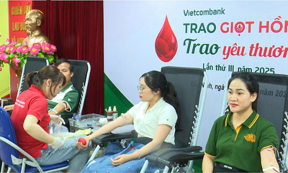 Vietcombank Nam Bắc Ninh tổ chức chương trình hiến máu tình nguyện
