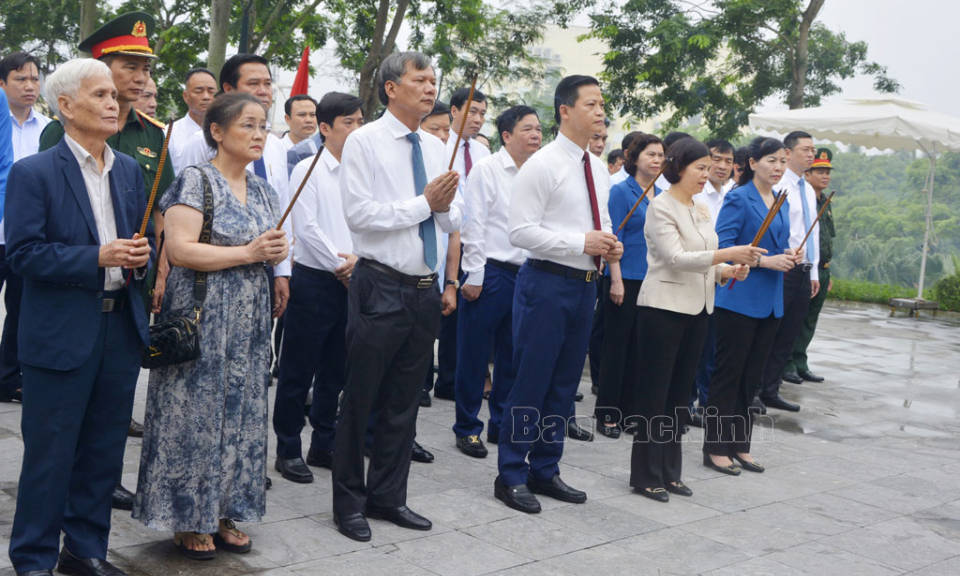 Lãnh đạo tỉnh dâng hương tưởng niệm đồng chí Hoàng Quốc Việt năm 2025