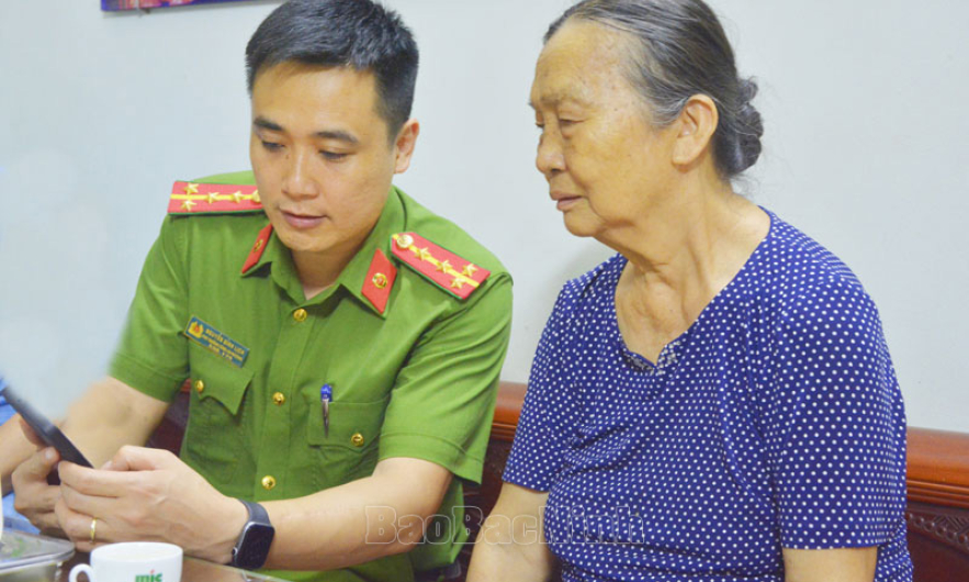 Góp ý vào Dự thảo sửa đổi, bổ sung Hiến pháp năm 2013 qua ứng dụng nền tảng số VNeID