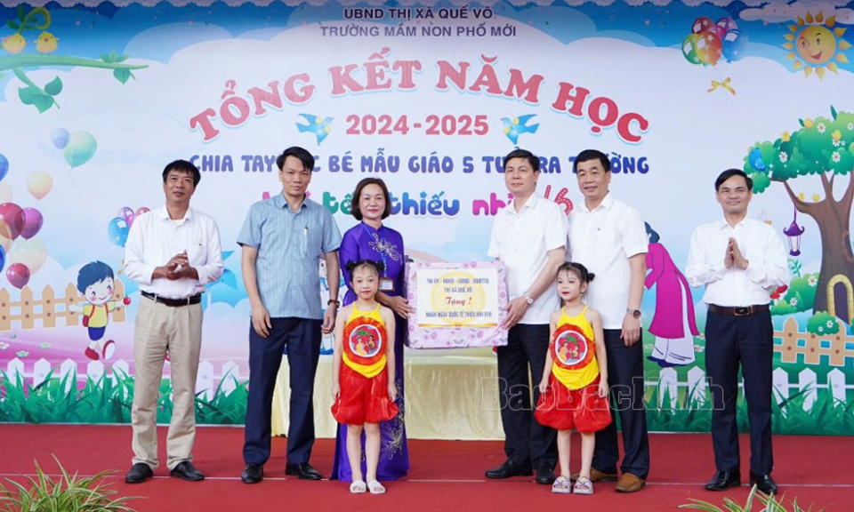 Thị xã Quế Võ tặng hơn 600 suất quà Tết thiếu nhi