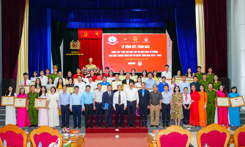 Giáo viên và học sinh Bắc Ninh cùng đoạt giải cuộc thi "Tuổi trẻ học tập và làm theo tư tưởng, đạo đức, phong cách Hồ Chí Minh"