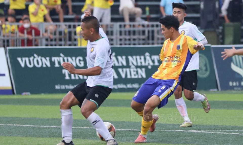 Thắng Hoài Đức 4-1, Bắc Ninh FC vươn lên thứ hai bảng A