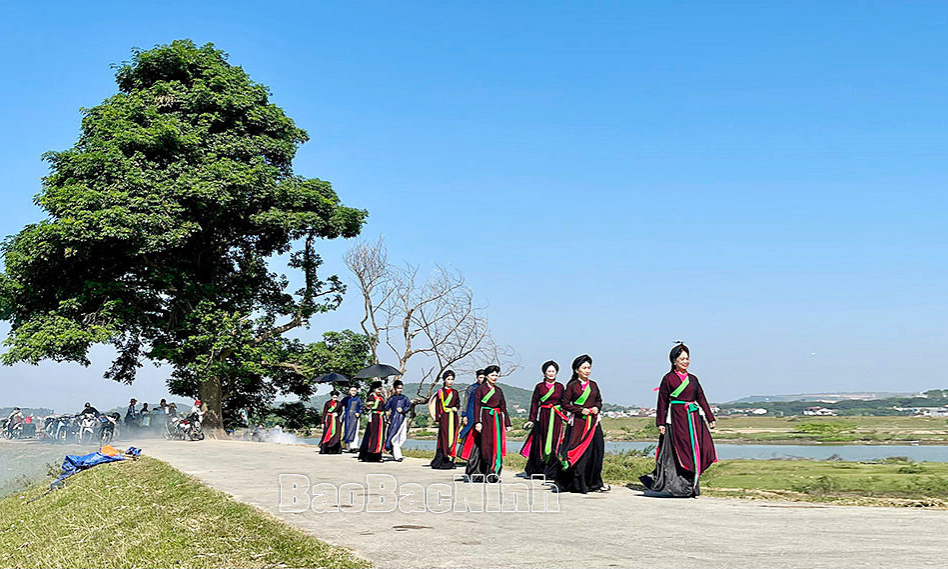 Hẹn với sông Cầu