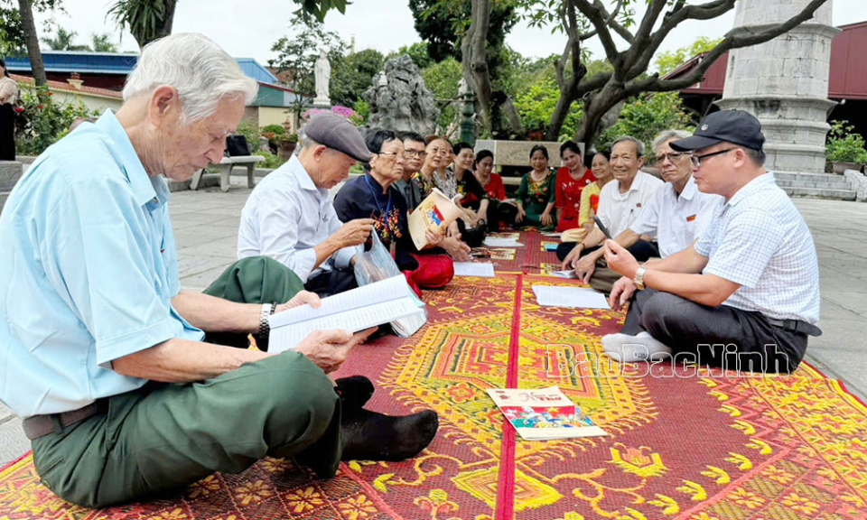 Duyên đời bén với duyên thơ