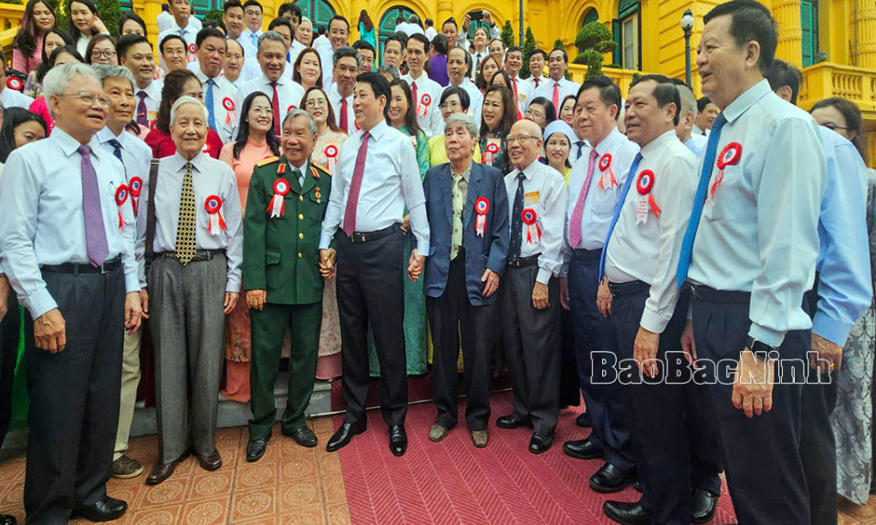Chủ tịch nước Lương Cường gặp mặt, tuyên dương 150 nhà báo, người làm báo tiêu biểu