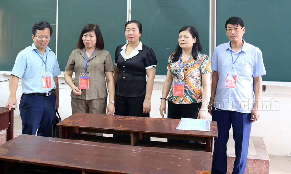 Kiểm tra công tác chuẩn bị, sẵn sàng cho kỳ thi tốt nghiệp THPT năm 2025