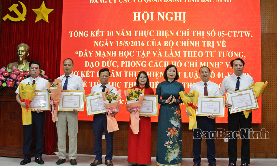 Học và làm theo Bác ở Đảng bộ  các cơ quan Đảng tỉnh