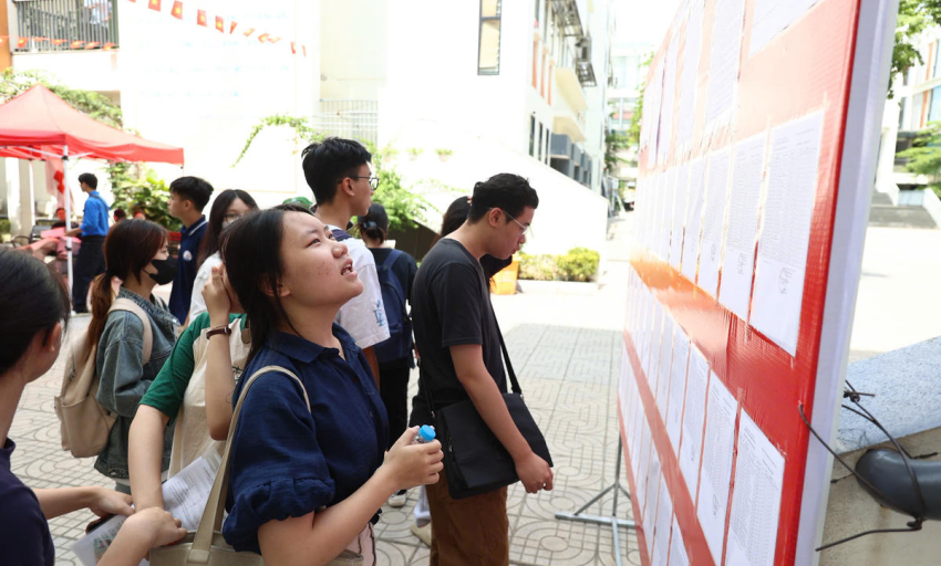 Bỏ điểm cộng IELTS: C&ocirc;ng bằng nhưng kh&ocirc;ng để th&iacute; sinh bị động