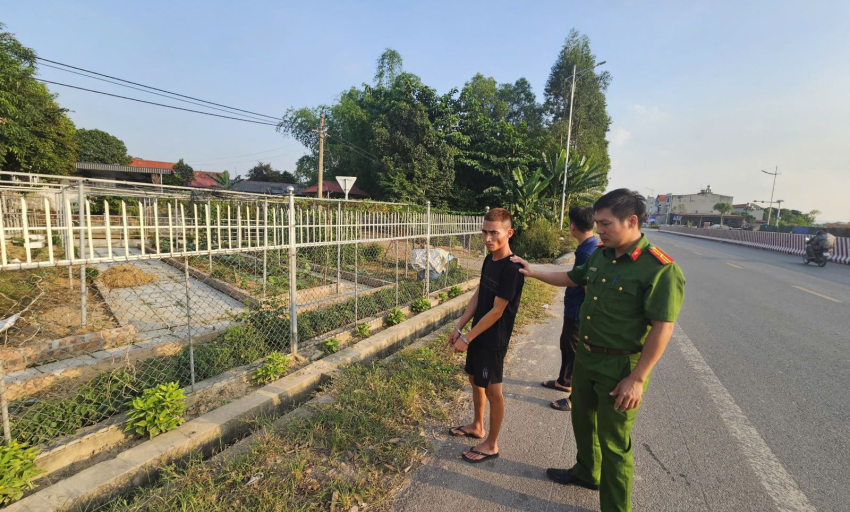 C&ocirc;ng an x&atilde; Nh&atilde; Nam trong 01 ng&agrave;y kh&aacute;m ph&aacute; 02 vụ t&agrave;ng trữ tr&aacute;i ph&eacute;p chất ma t&uacute;y