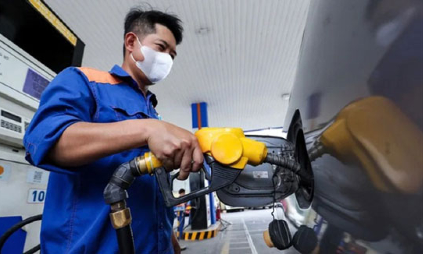 Gi&aacute; dầu diesel giảm gần 600 đồng/l&iacute;t