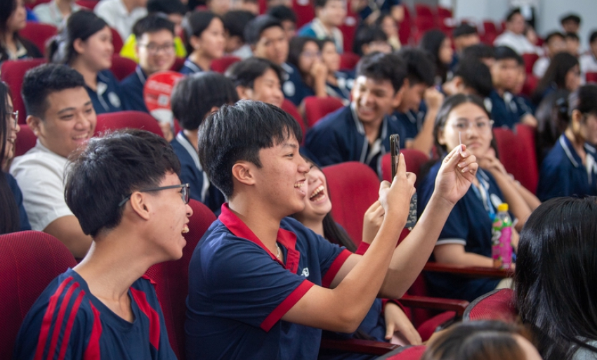 Học sinh THPT cả nước lần đầu được thi AI chuẩn quốc tế miễn ph&iacute;