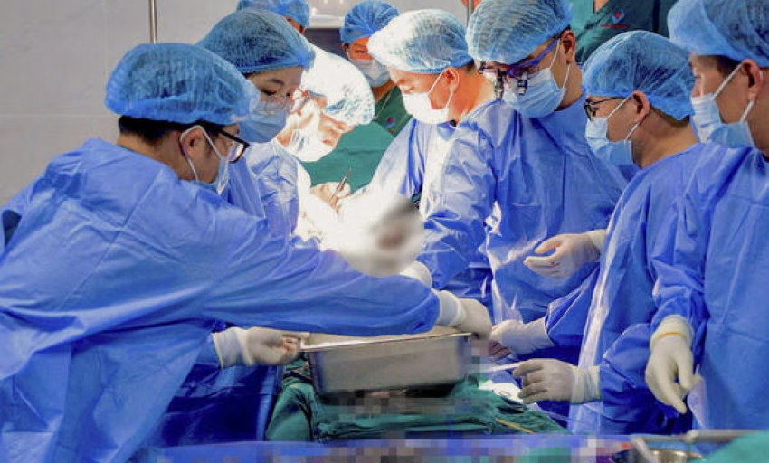 Huế: Thực hiện th&agrave;nh c&ocirc;ng 2 ca gh&eacute;p thận nhờ c&ocirc;ng nghệ bảo quản tạng m&aacute;y LifePort