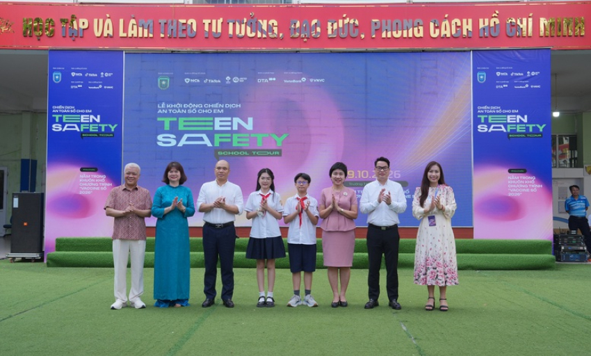Ph&aacute;t động chiến dịch 'an to&agrave;n số cho em' đến c&aacute;c trường học