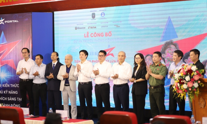 Ph&aacute;t động vai tr&ograve; ti&ecirc;n phong của sinh vi&ecirc;n trong ph&ograve;ng, chống lừa đảo trực tuyến