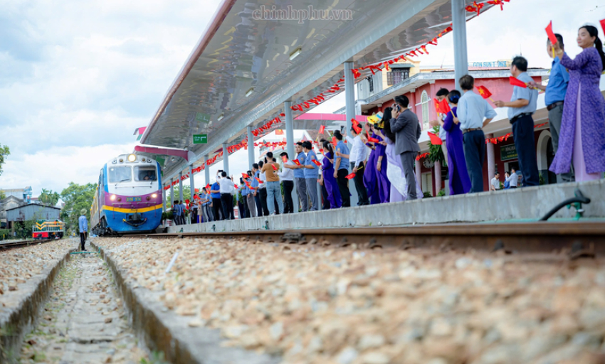 Ph&aacute;t huy gi&aacute; trị di sản văn h&oacute;a trong chiến lược ph&aacute;t triển kinh tế, du lịch ng&agrave;nh đường sắt