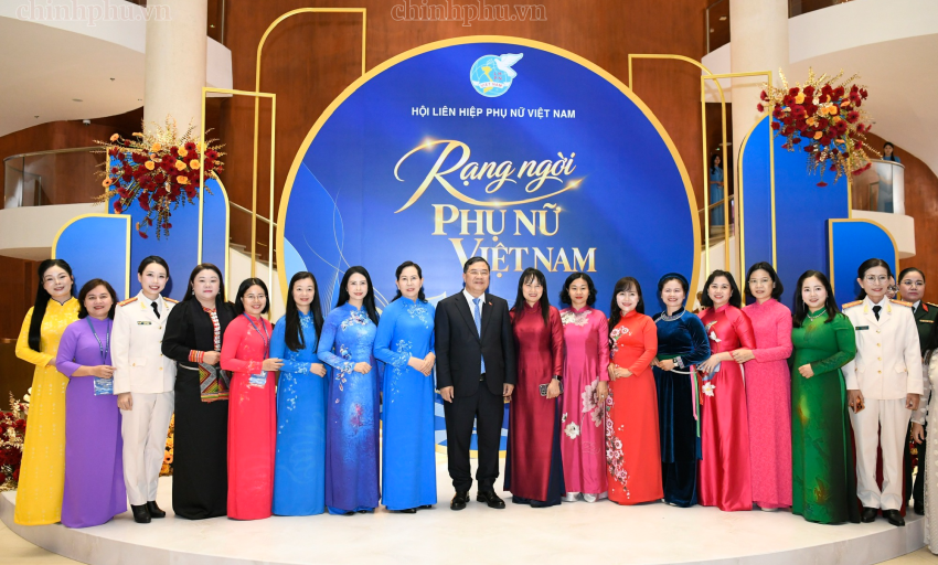Ph&oacute; Thủ tướng Thường trực: Th&aacute;o gỡ c&aacute;c r&agrave;o cản về vốn, c&ocirc;ng nghệ, thị trường cho phụ nữ khởi nghiệp